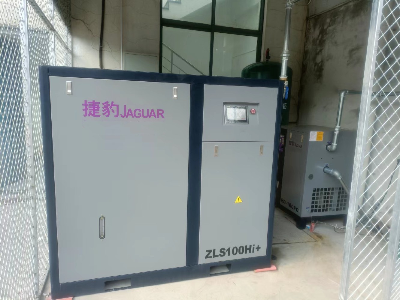 捷豹空壓機(jī)告訴您汛期如何做好空壓機(jī)安全防泛江蘇江陰廣信金屬？